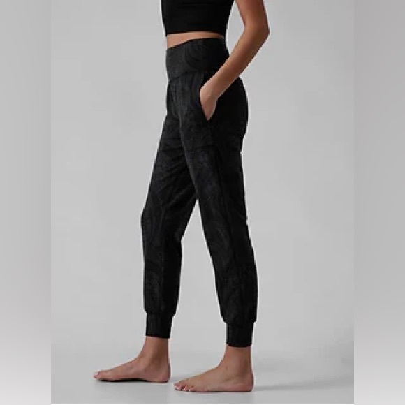 Athleta Salutation Textured Joggers - Picture 3 of 9